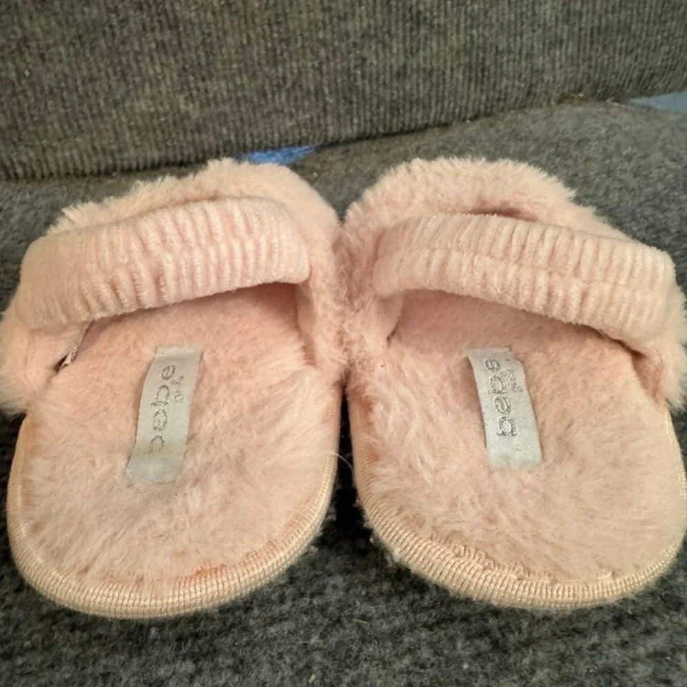 Bebe Girls Pink Glitter Faux Fur Slippers Heart Logo Elastic Strap Size 9/10